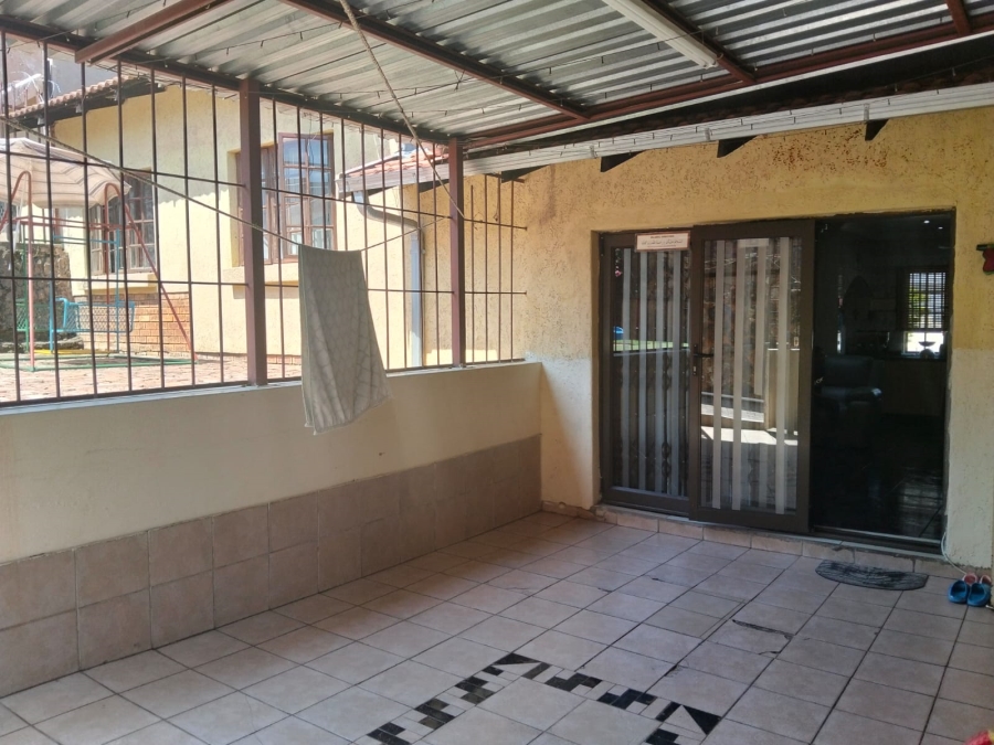 5 Bedroom Property for Sale in Christoburg Gauteng