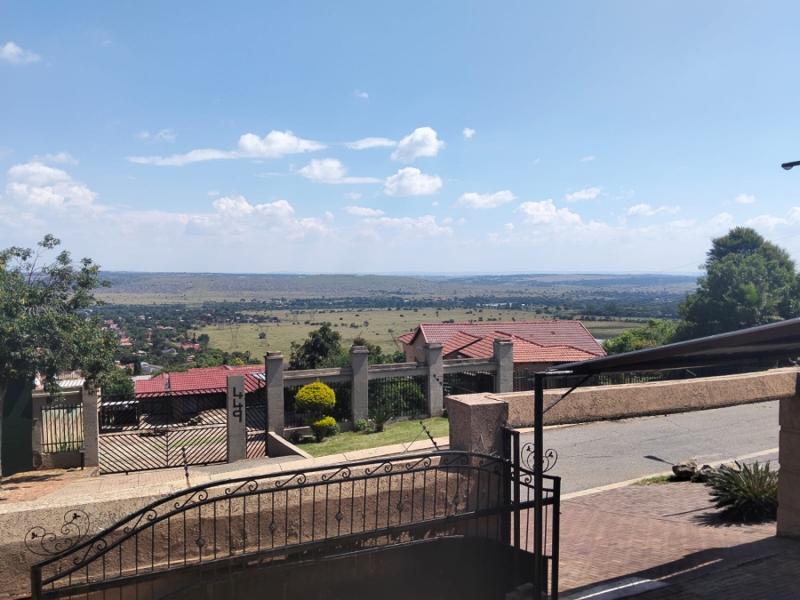 5 Bedroom Property for Sale in Christoburg Gauteng