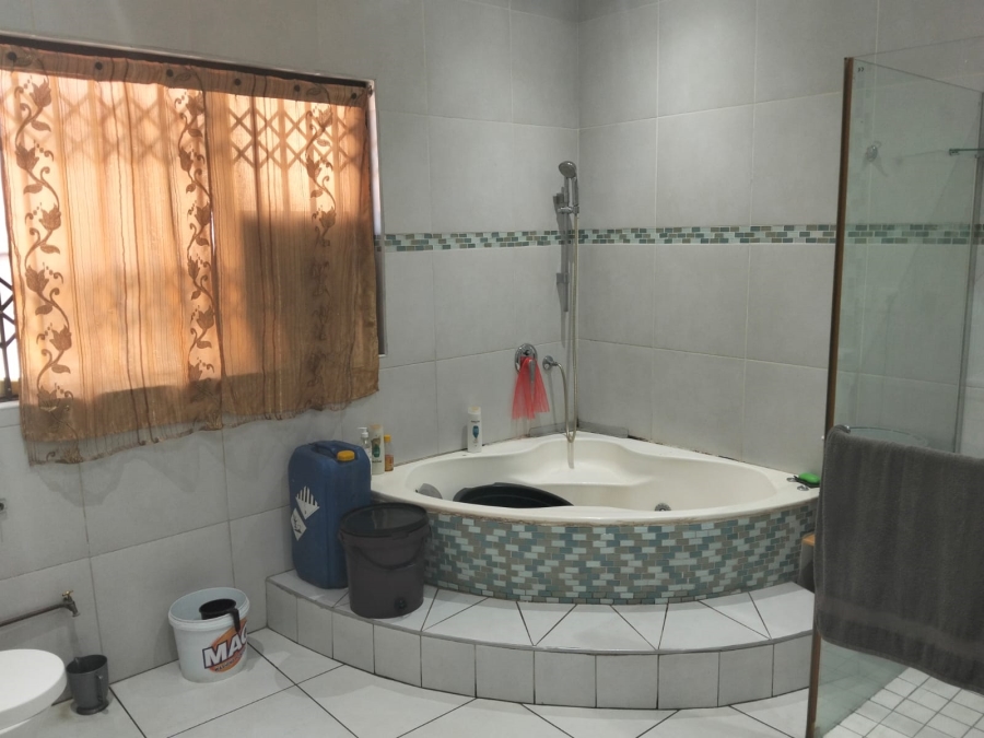 5 Bedroom Property for Sale in Christoburg Gauteng