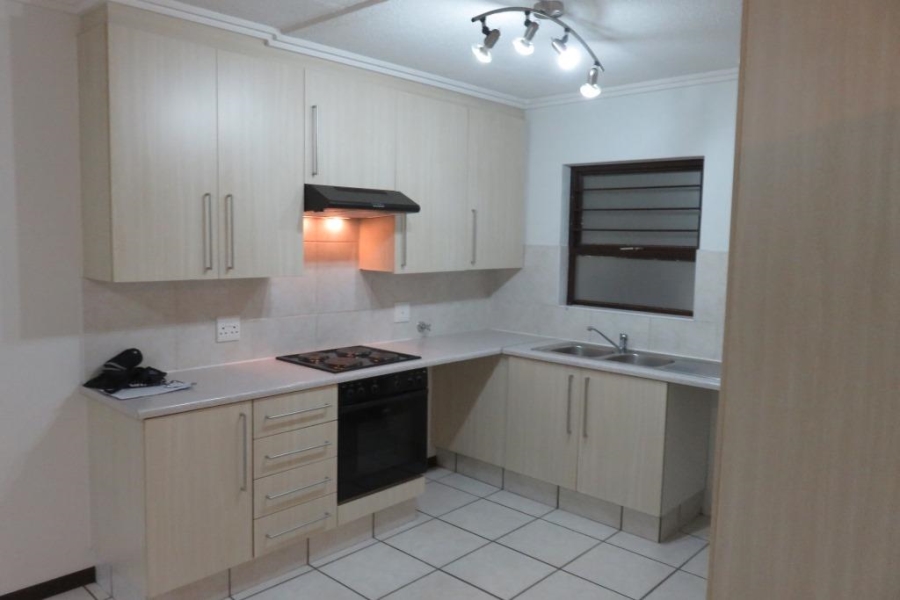 To Let 2 Bedroom Property for Rent in Fourways Gauteng