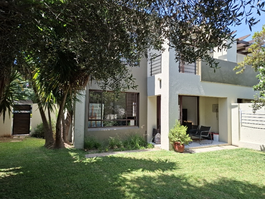 To Let 2 Bedroom Property for Rent in Fourways Gauteng