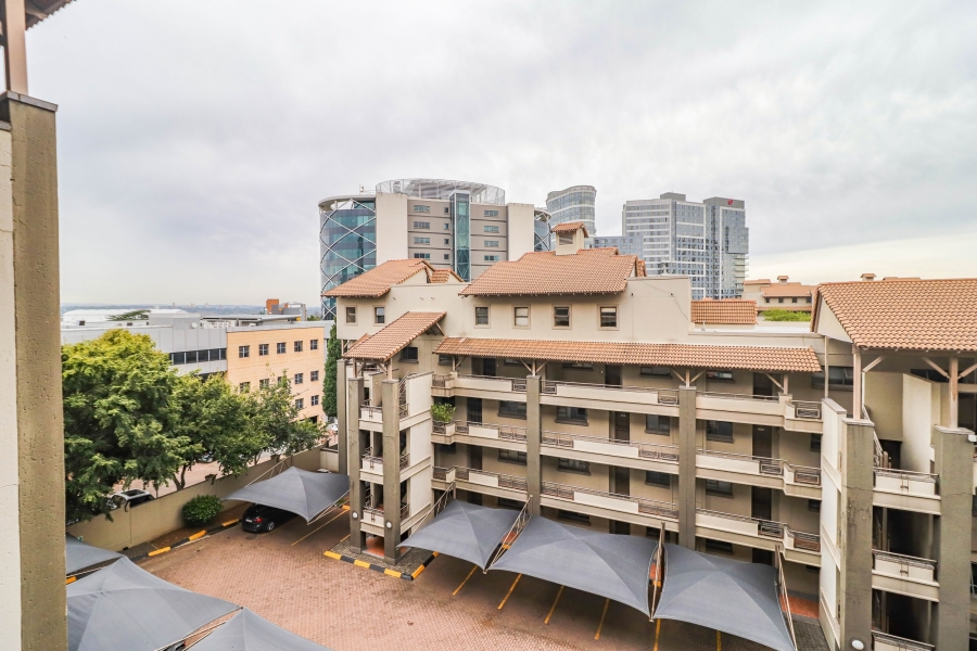 To Let 2 Bedroom Property for Rent in Sandown Gauteng