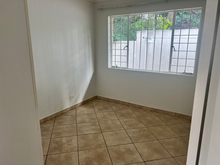 To Let 2 Bedroom Property for Rent in Sonneglans Gauteng