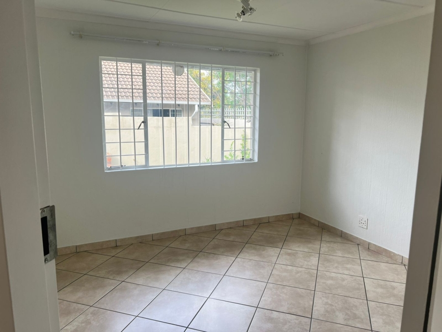 To Let 2 Bedroom Property for Rent in Sonneglans Gauteng
