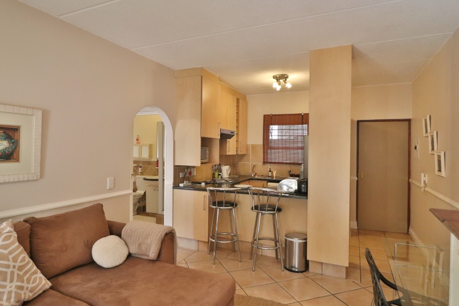 To Let 1 Bedroom Property for Rent in Sandown Gauteng