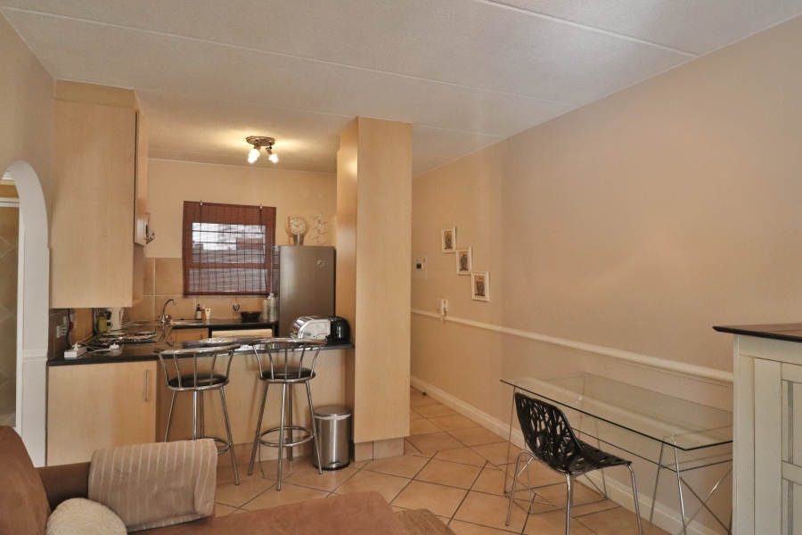 To Let 1 Bedroom Property for Rent in Sandown Gauteng