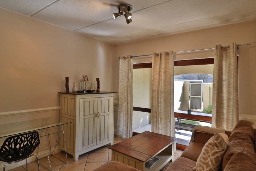 To Let 1 Bedroom Property for Rent in Sandown Gauteng