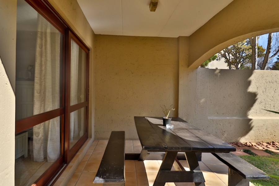 To Let 1 Bedroom Property for Rent in Sandown Gauteng