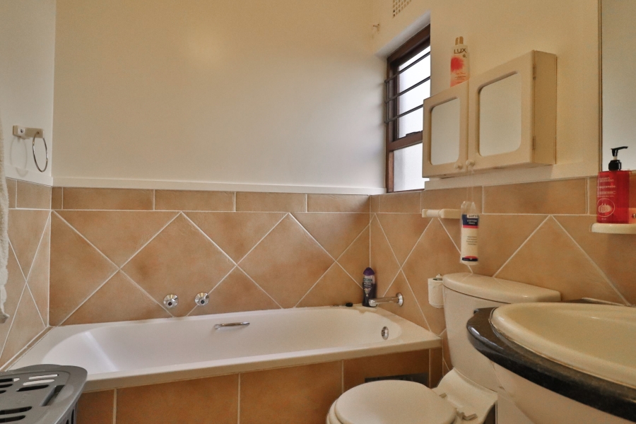 To Let 1 Bedroom Property for Rent in Sandown Gauteng
