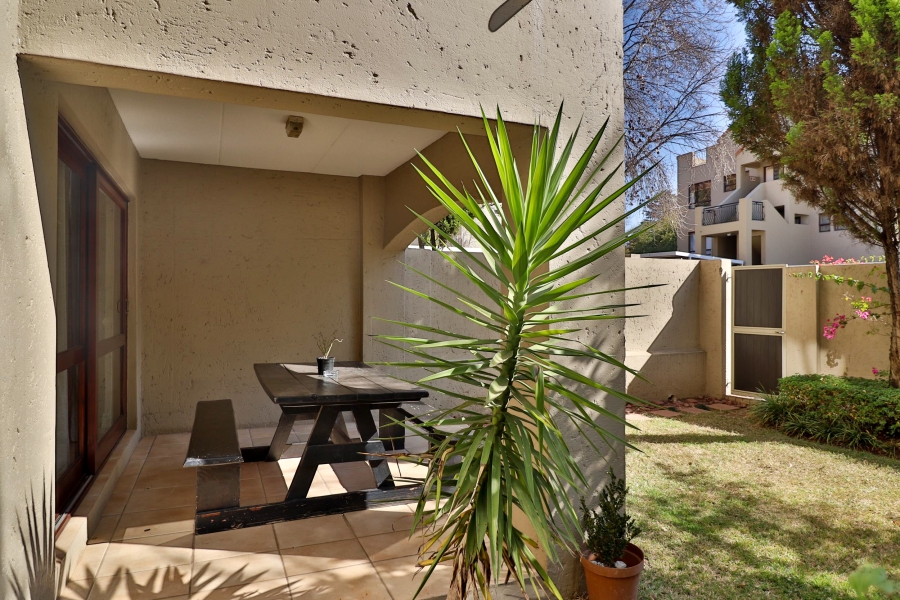 To Let 1 Bedroom Property for Rent in Sandown Gauteng