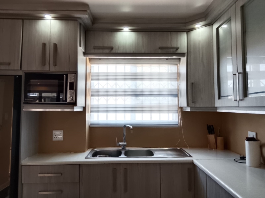 4 Bedroom Property for Sale in Rosslyn Gauteng