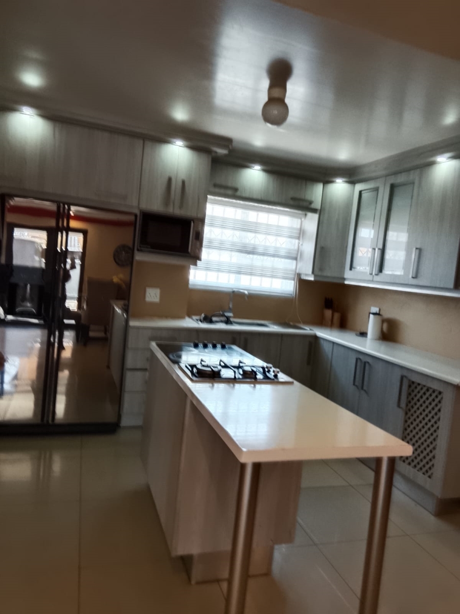 4 Bedroom Property for Sale in Rosslyn Gauteng