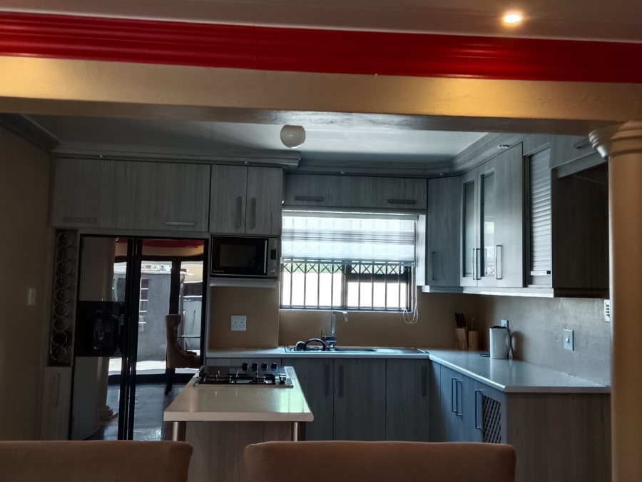 4 Bedroom Property for Sale in Rosslyn Gauteng