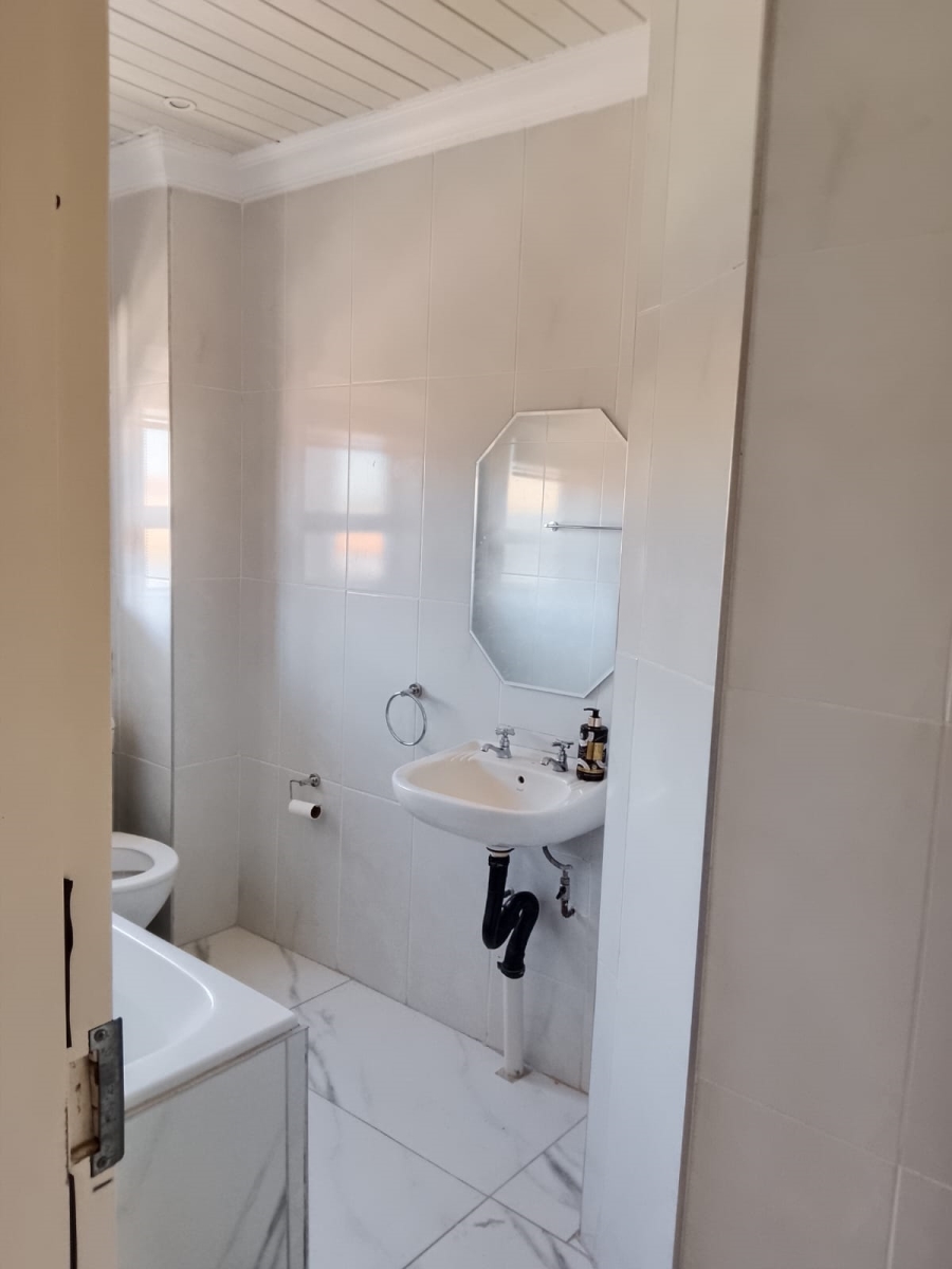 4 Bedroom Property for Sale in Rosslyn Gauteng