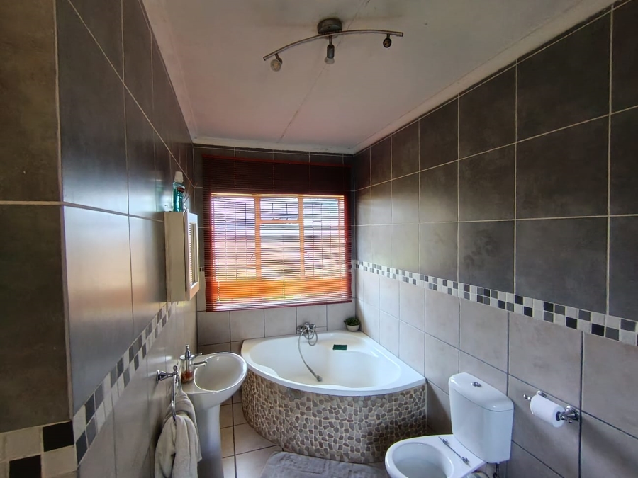 3 Bedroom Property for Sale in New State Areas Gauteng