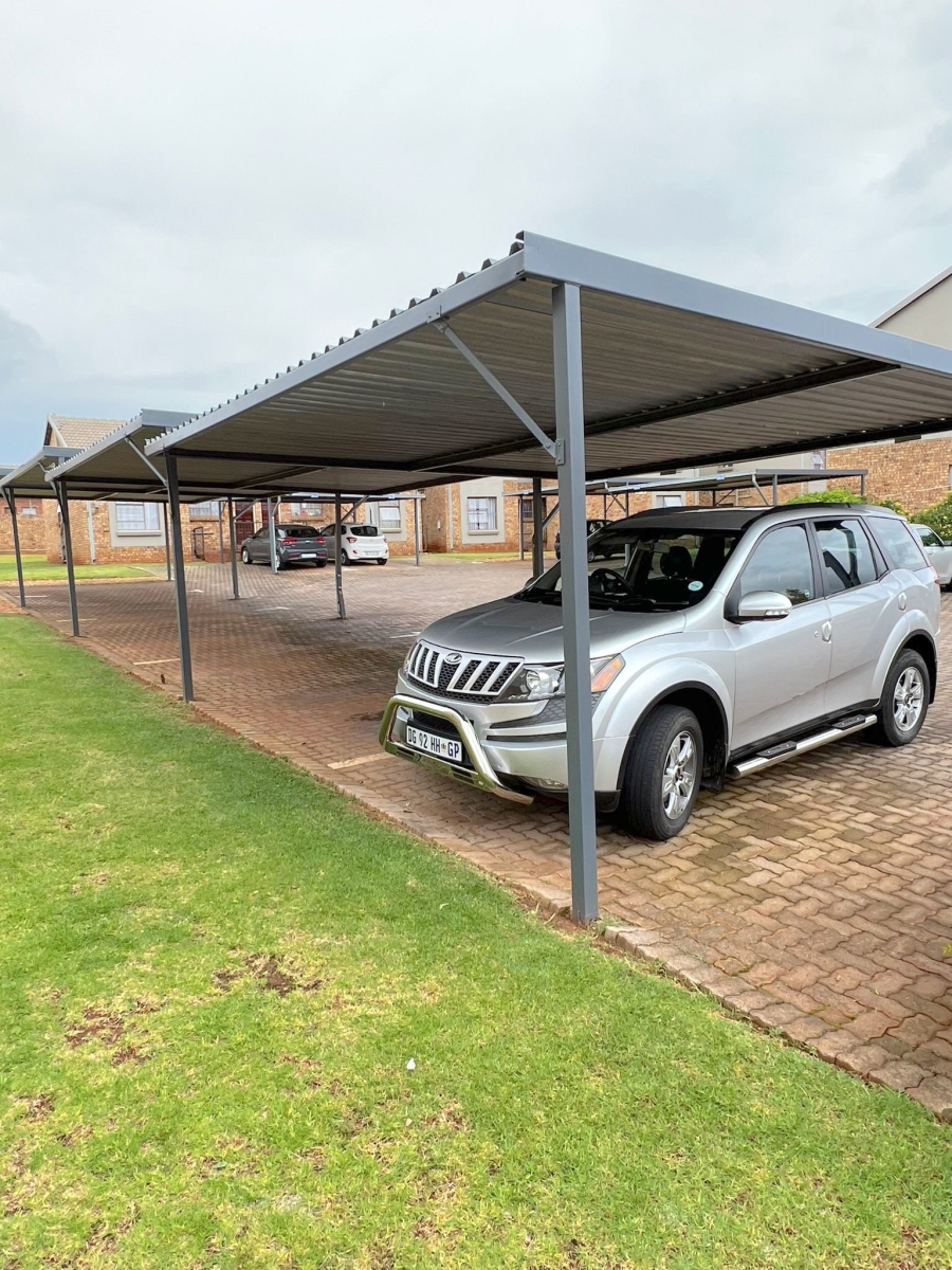 To Let 2 Bedroom Property for Rent in Noordheuwel Gauteng