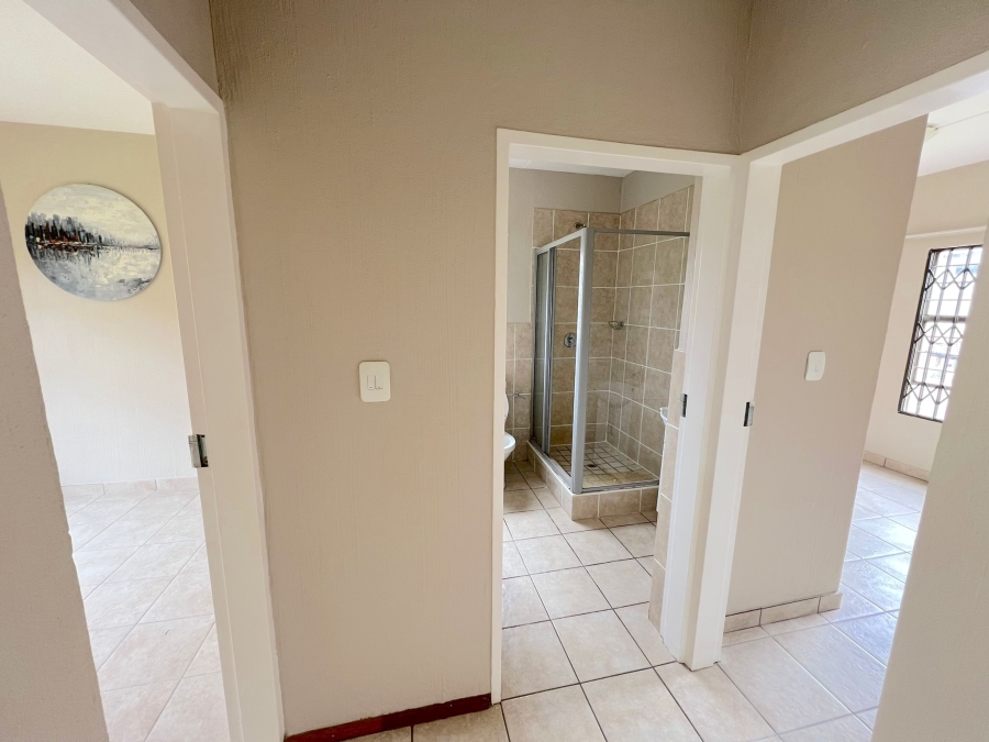 To Let 2 Bedroom Property for Rent in Noordheuwel Gauteng