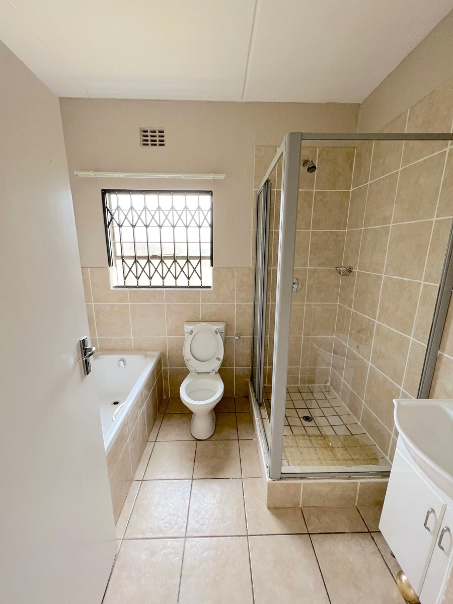To Let 2 Bedroom Property for Rent in Noordheuwel Gauteng