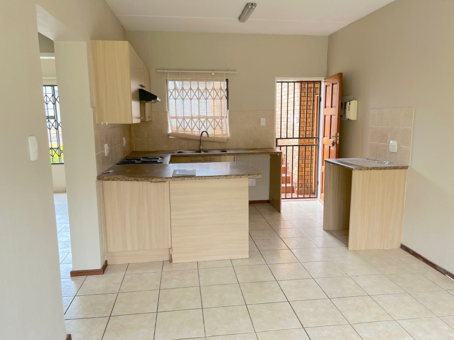 To Let 2 Bedroom Property for Rent in Noordheuwel Gauteng