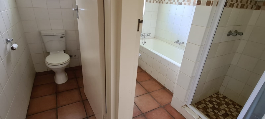 To Let 3 Bedroom Property for Rent in Farrarmere Gauteng