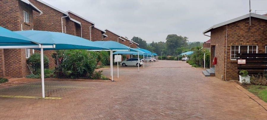 2 Bedroom Property for Sale in Birchleigh Gauteng