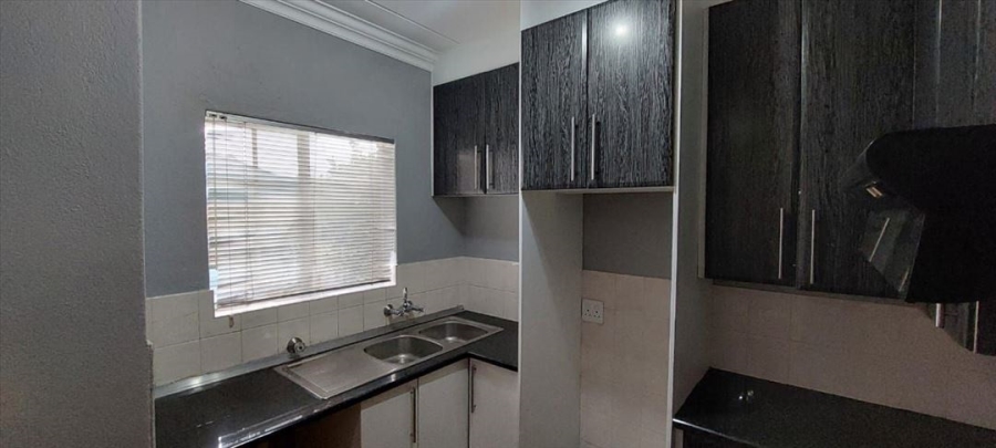 2 Bedroom Property for Sale in Birchleigh Gauteng