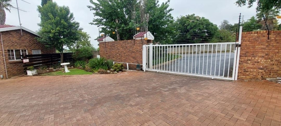 2 Bedroom Property for Sale in Birchleigh Gauteng