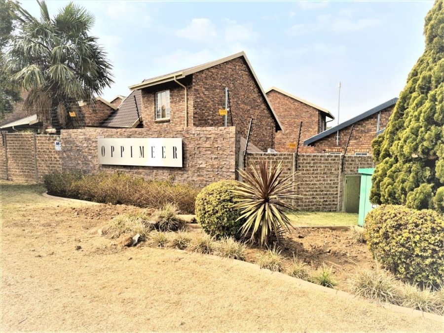 2 Bedroom Property for Sale in Van Riebeeck Park Gauteng