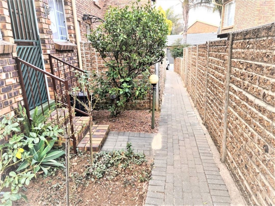 2 Bedroom Property for Sale in Van Riebeeck Park Gauteng