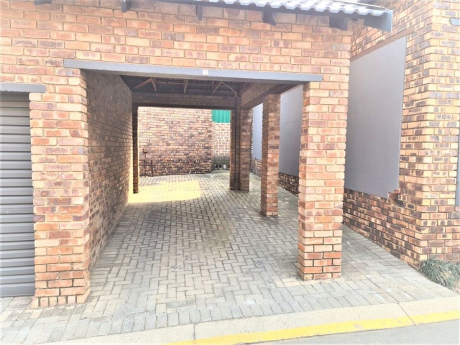 2 Bedroom Property for Sale in Van Riebeeck Park Gauteng