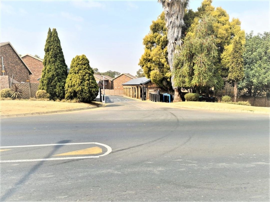 2 Bedroom Property for Sale in Van Riebeeck Park Gauteng