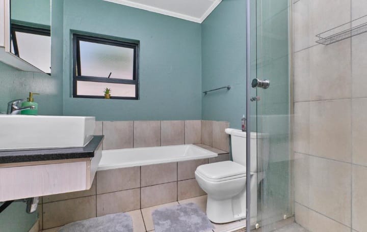 To Let 3 Bedroom Property for Rent in Lonehill Gauteng