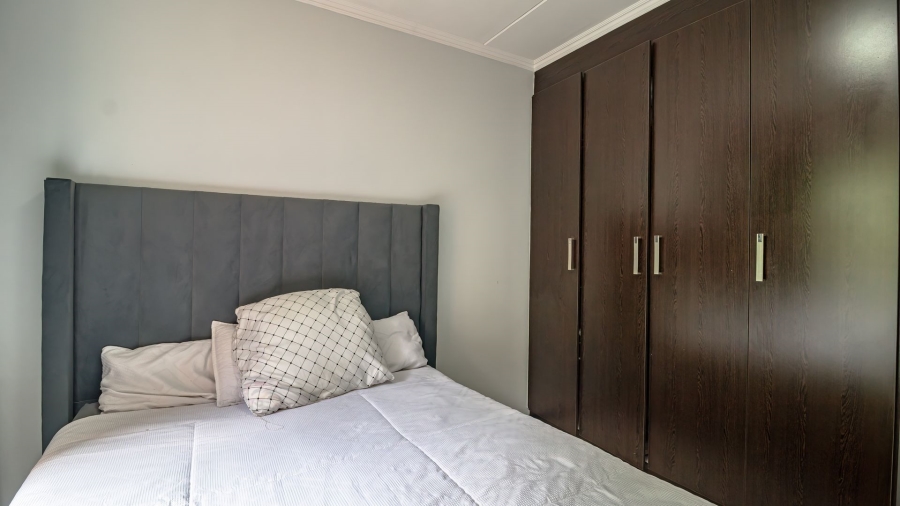 2 Bedroom Property for Sale in Greenstone Hill Gauteng