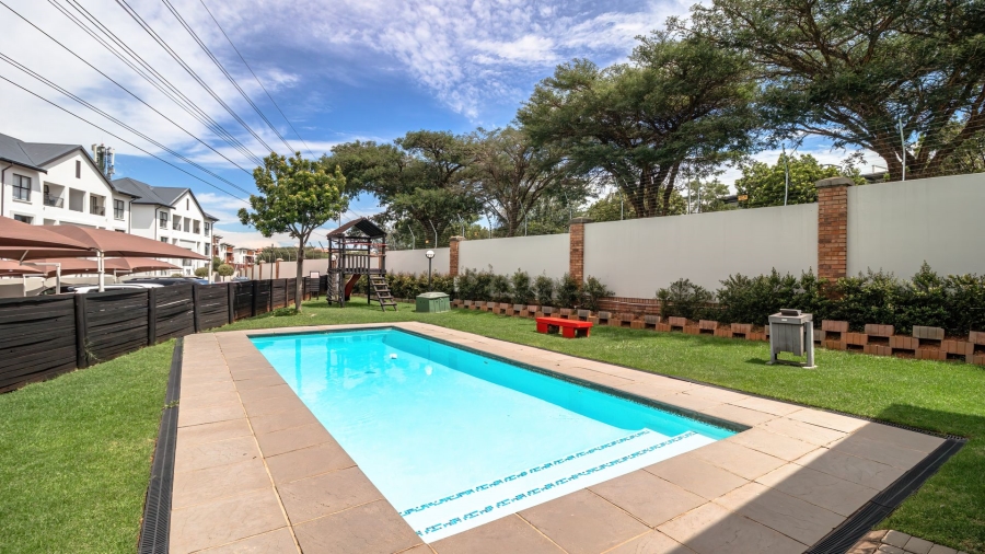 2 Bedroom Property for Sale in Greenstone Hill Gauteng