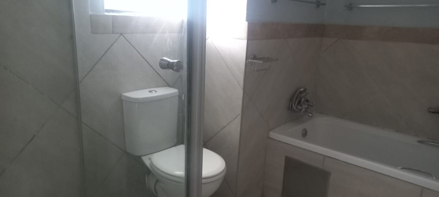 To Let 2 Bedroom Property for Rent in Glen Austin Gauteng