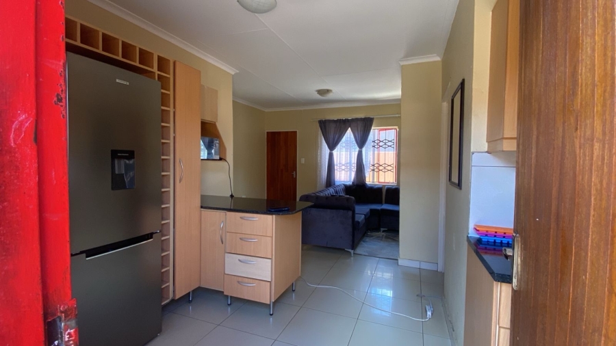 2 Bedroom Property for Sale in Protea Glen Gauteng