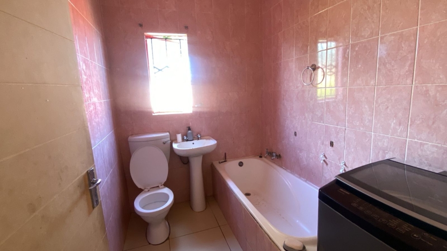 2 Bedroom Property for Sale in Protea Glen Gauteng