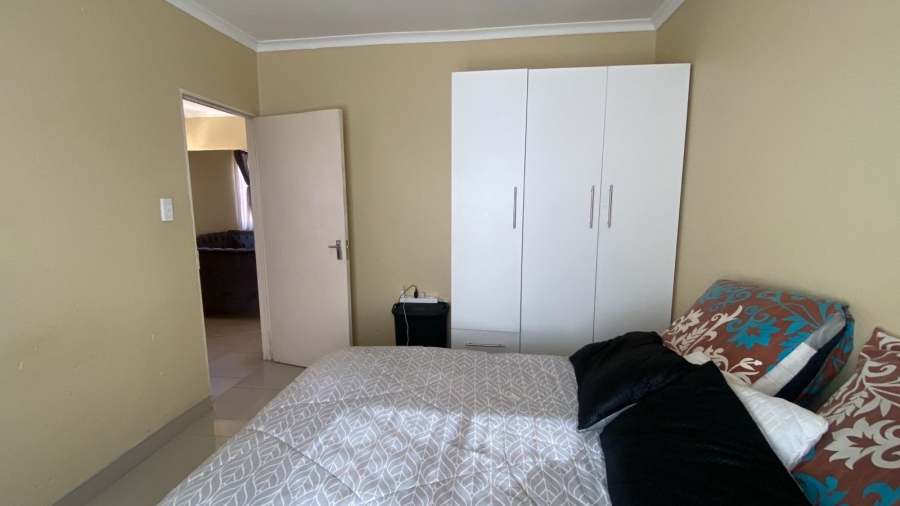 2 Bedroom Property for Sale in Protea Glen Gauteng