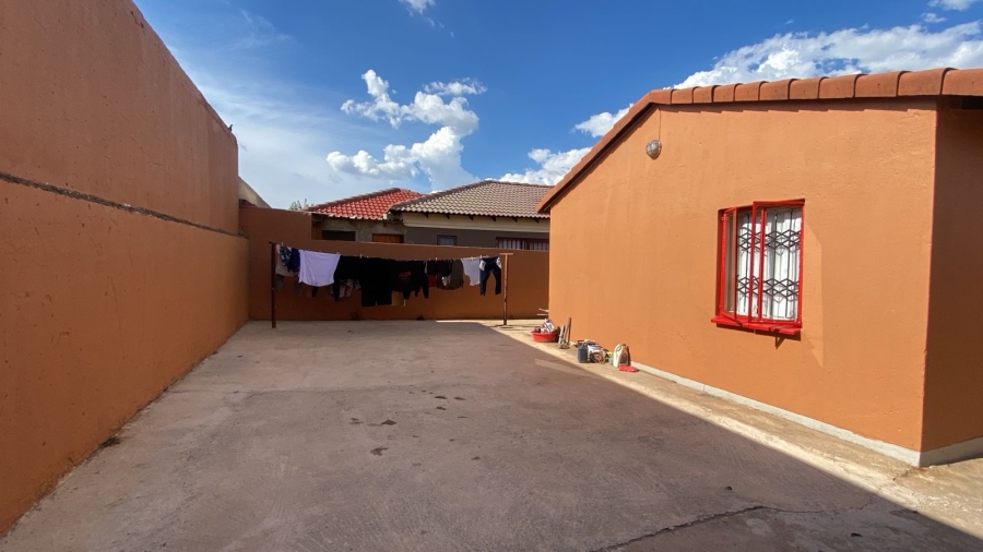 2 Bedroom Property for Sale in Protea Glen Gauteng