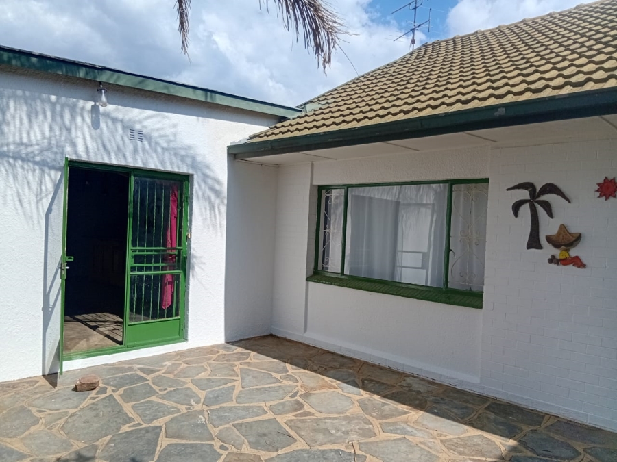 To Let 3 Bedroom Property for Rent in Silverfields Gauteng