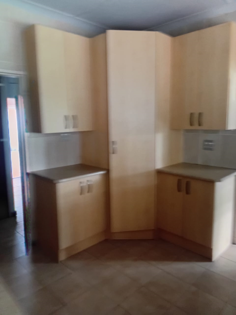 To Let 3 Bedroom Property for Rent in Silverfields Gauteng