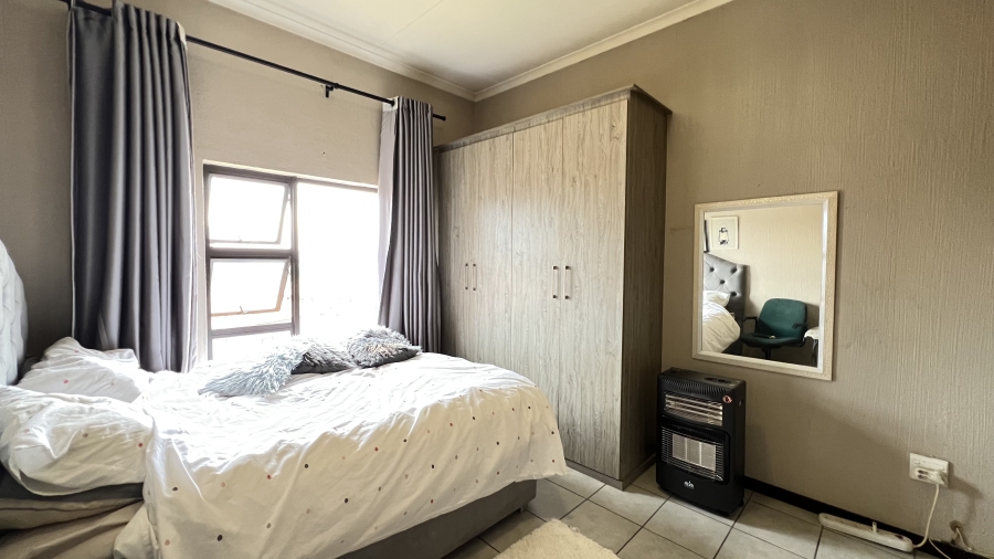 2 Bedroom Property for Sale in Wilgeheuwel Gauteng