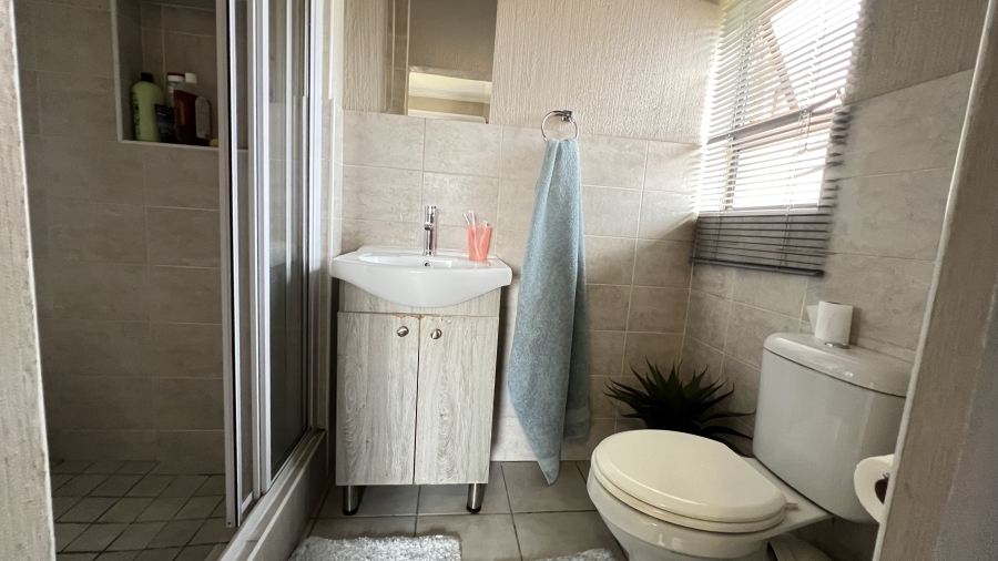 2 Bedroom Property for Sale in Wilgeheuwel Gauteng