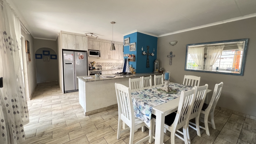 3 Bedroom Property for Sale in Helikonpark Gauteng