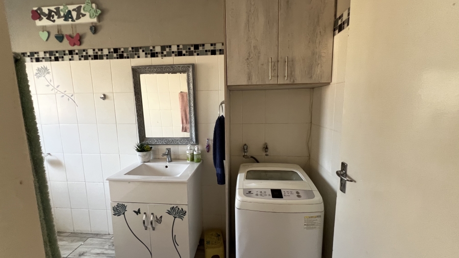 3 Bedroom Property for Sale in Helikonpark Gauteng