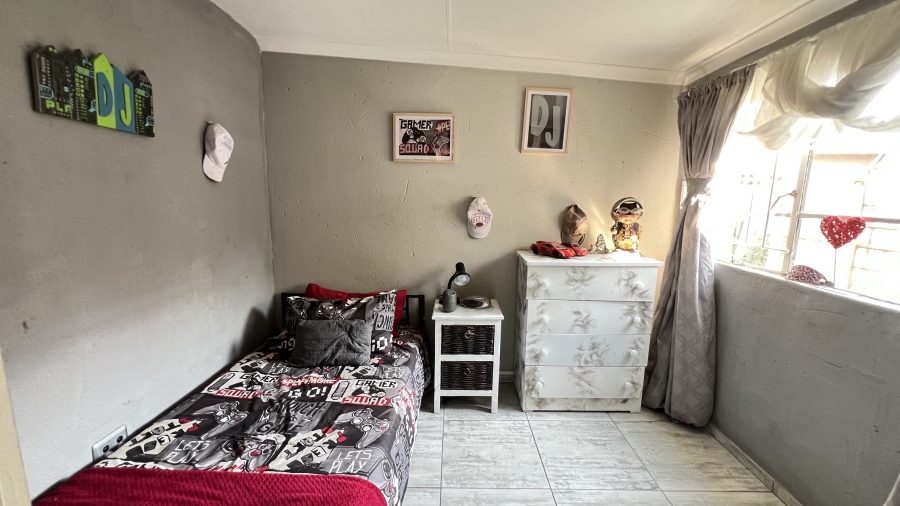 3 Bedroom Property for Sale in Helikonpark Gauteng