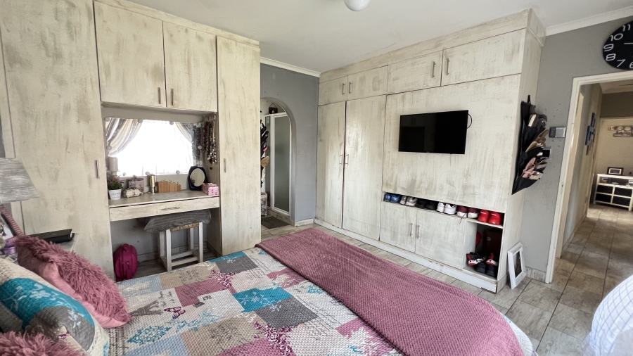 3 Bedroom Property for Sale in Helikonpark Gauteng