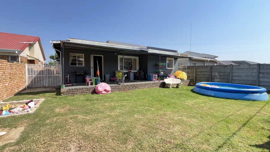 3 Bedroom Property for Sale in Helikonpark Gauteng