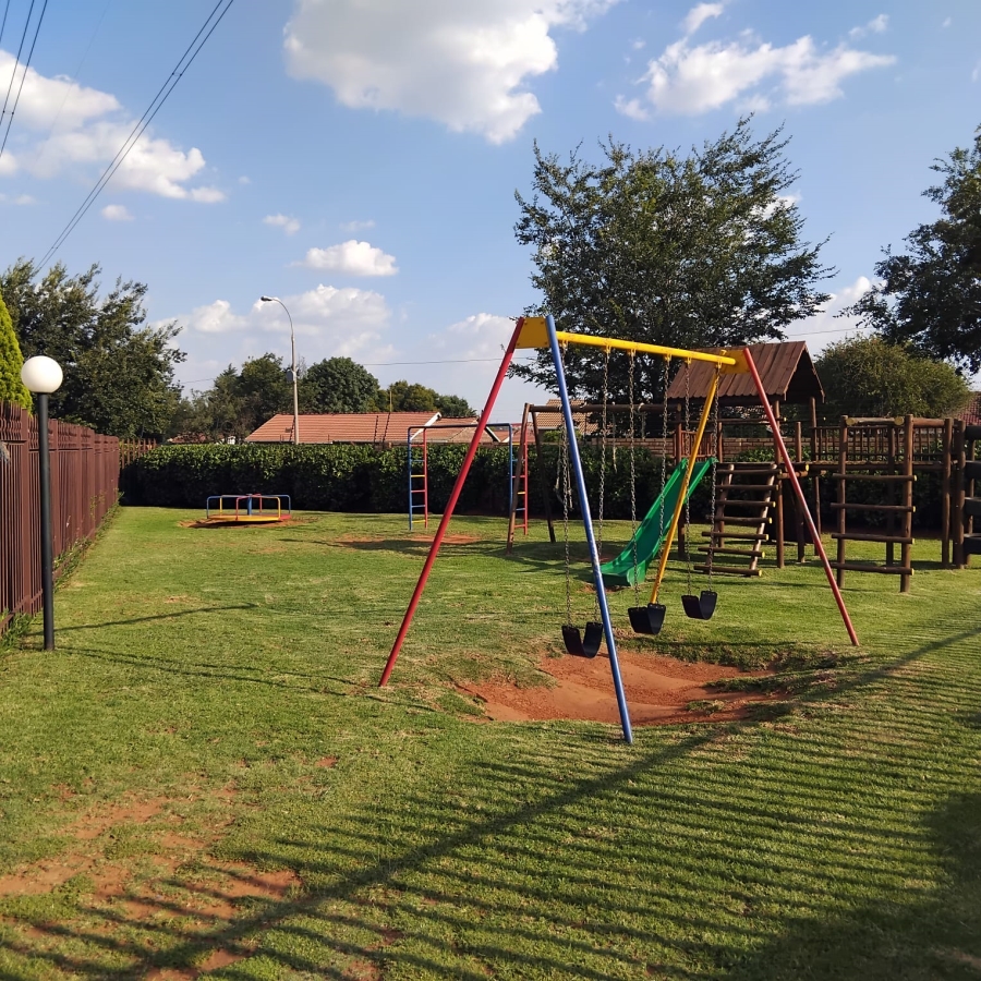 To Let 3 Bedroom Property for Rent in Witpoortjie Gauteng