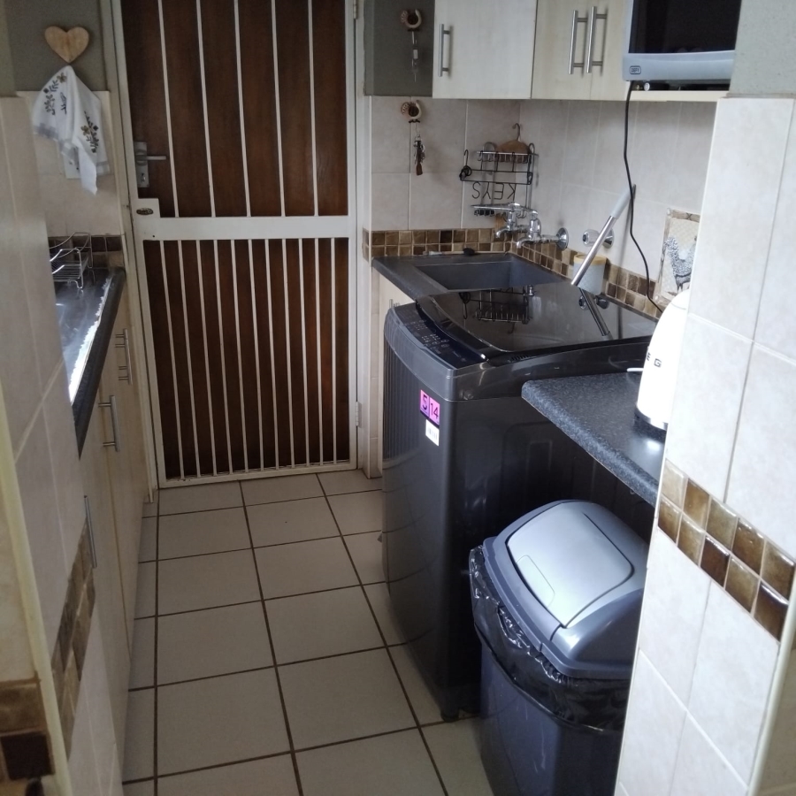 To Let 4 Bedroom Property for Rent in Greenhills Gauteng